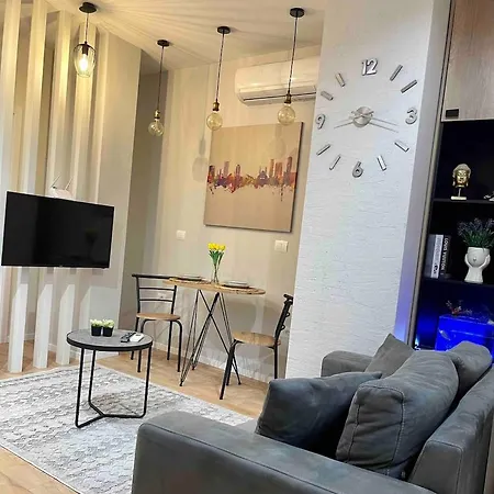 Apartment 3d / Center *